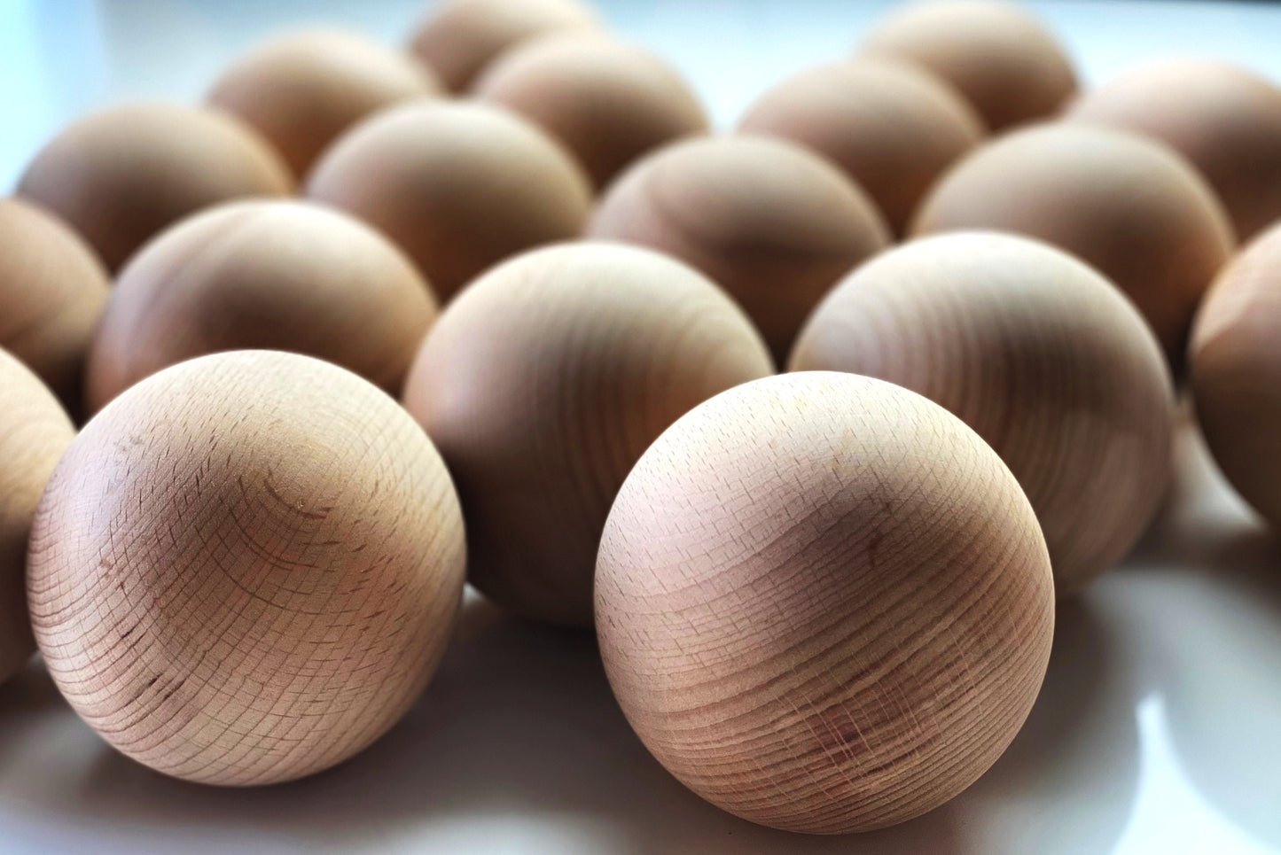 Stock wooden Ball 90mm / 9cm / 3.5 inch diameter wooden crafts ball sphere, round, natural & sustainable, Beech Hardwood